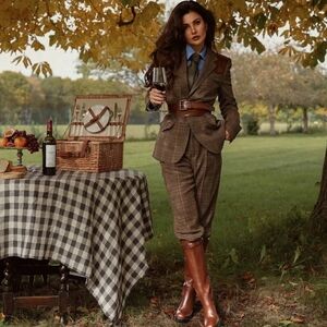 NEW PICNIC TIME Wicker Picnic Basket Serving for 4 With Blanket